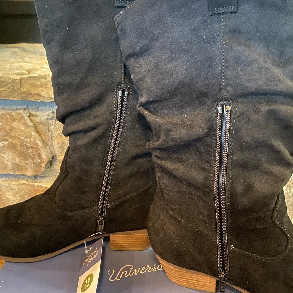 Universal Thread Black Heeled Boots - Picture 4 of 5